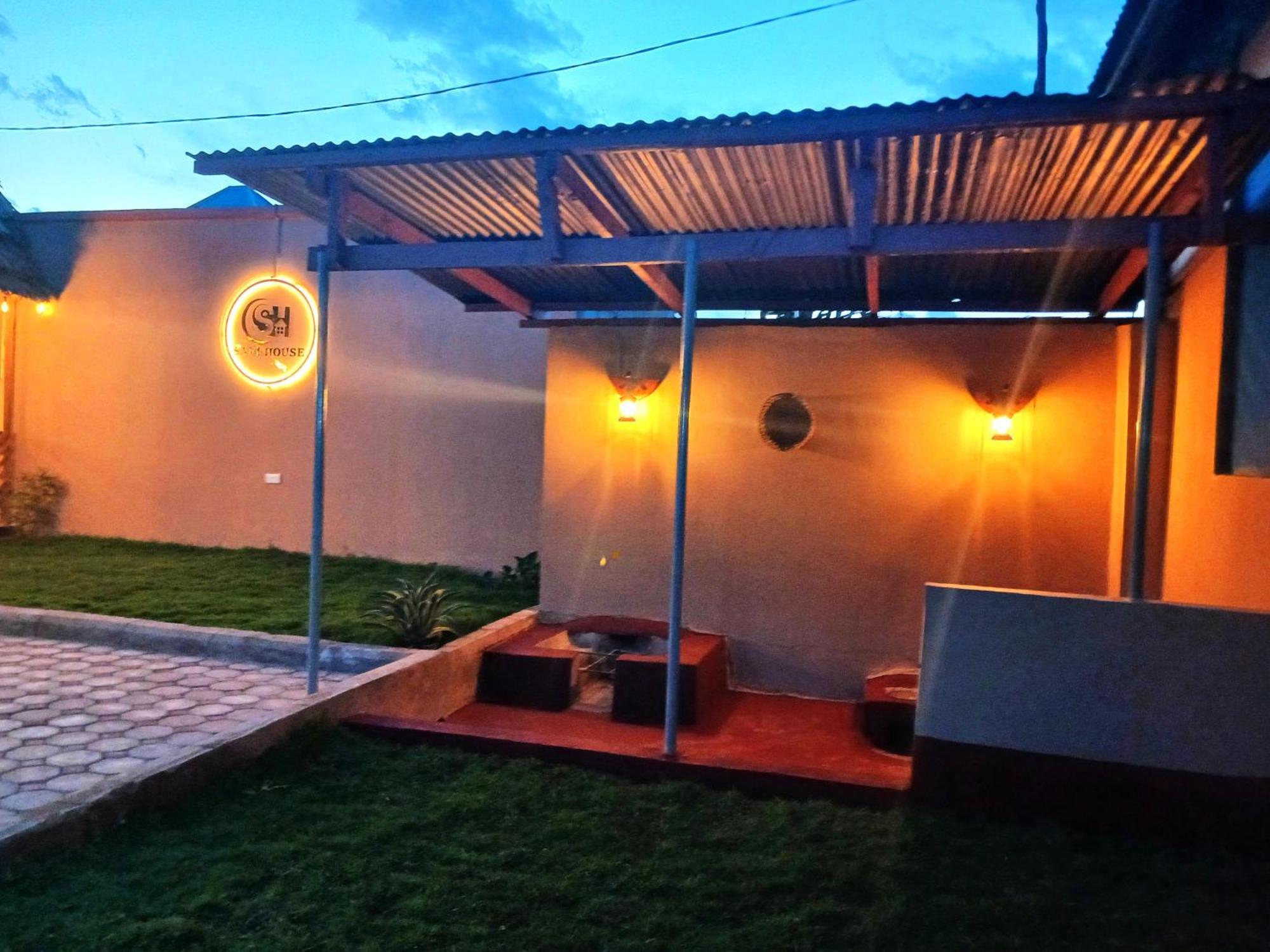 Bed and Breakfast Safi House Boma la Ngombe Экстерьер фото