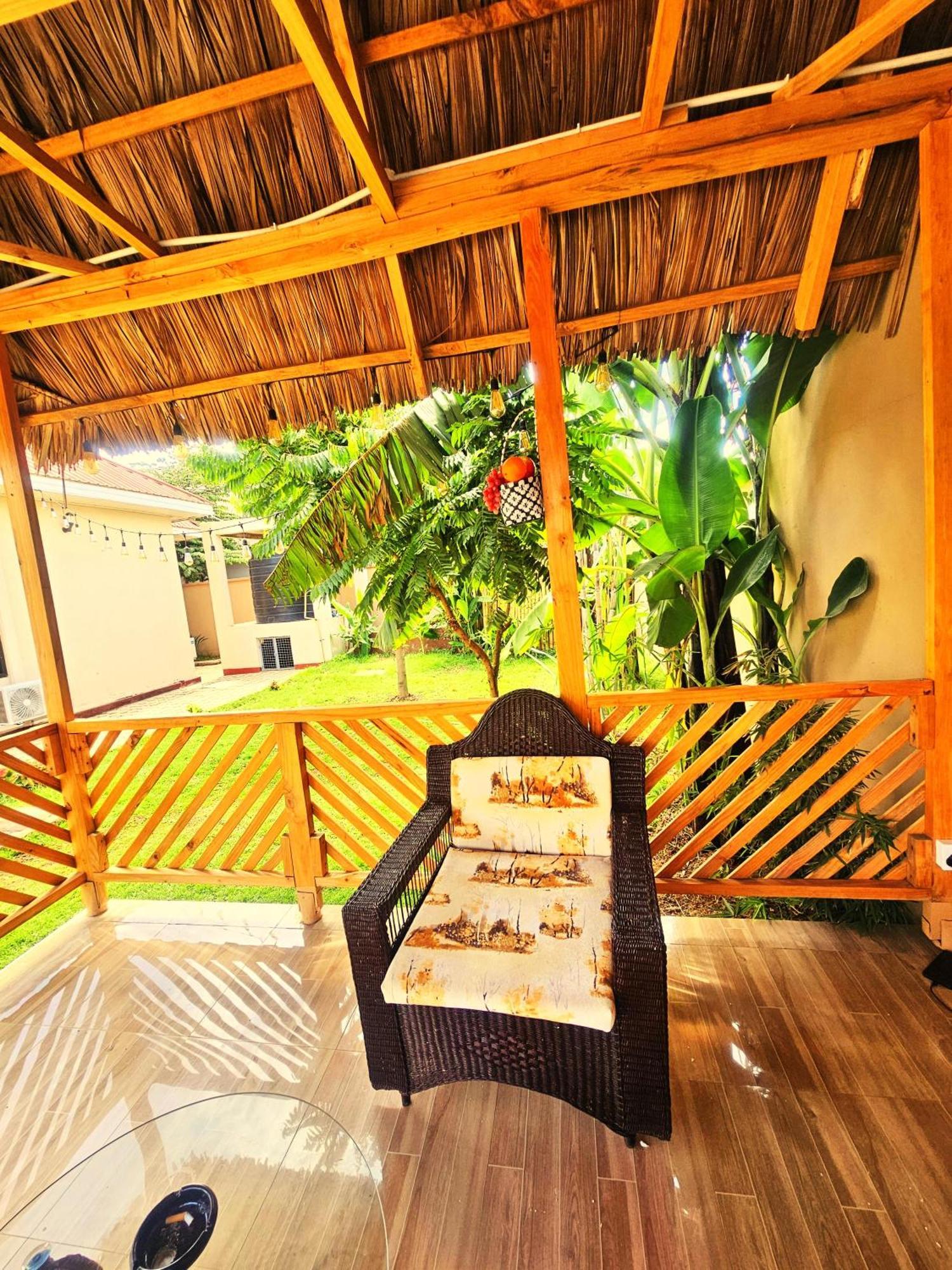 Bed and Breakfast Safi House Boma la Ngombe Экстерьер фото