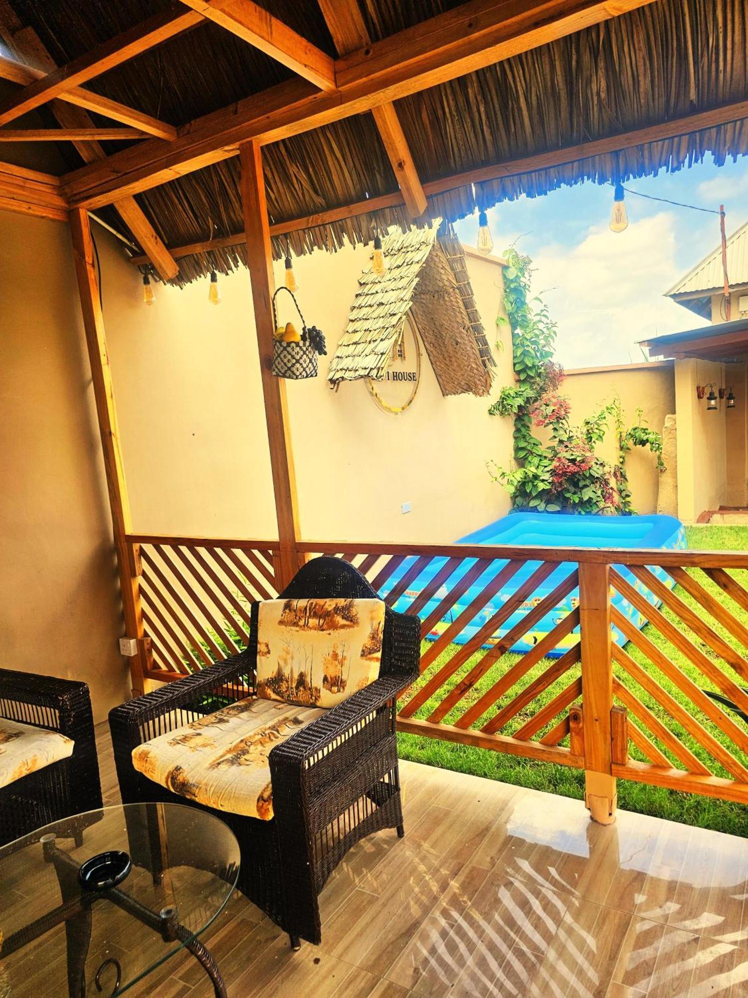 Bed and Breakfast Safi House Boma la Ngombe Экстерьер фото