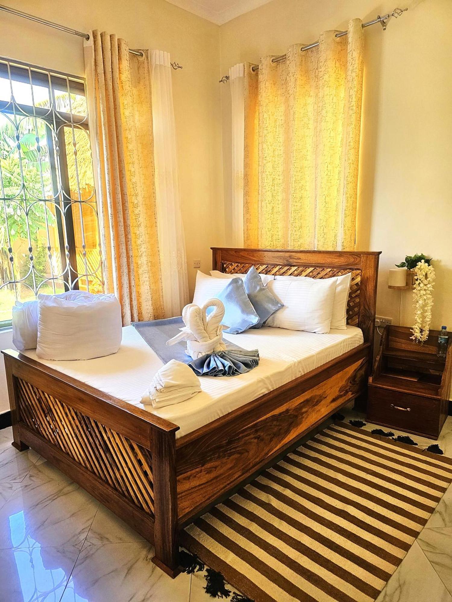 Bed and Breakfast Safi House Boma la Ngombe Экстерьер фото